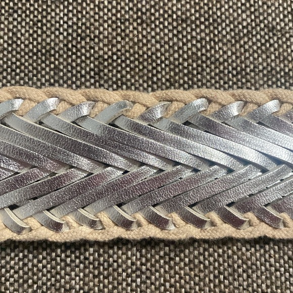 New York & Co. silver and tan braided belt, size M/L, NWT. - Picture 4 of 12